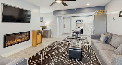 Cozy studio with balcony, full kitchen, and free WiFi - walk to lifts