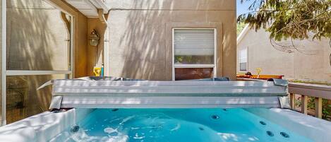 مغطس سبا خارجي