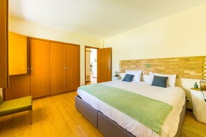 2 bedrooms, iron/ironing board, WiFi, bed sheets - Cottage - Olive House (Areias de Vilar)