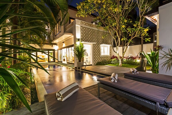 Outdoor pool - VILLA MEYA - Eat St Location (Badung)