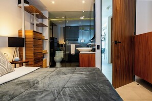 Deluxe Apartment, 1 Bedroom | Bathroom | Shower, free toiletries, hair dryer, towels - Riva Condo By Bric (Playa del Carmen)