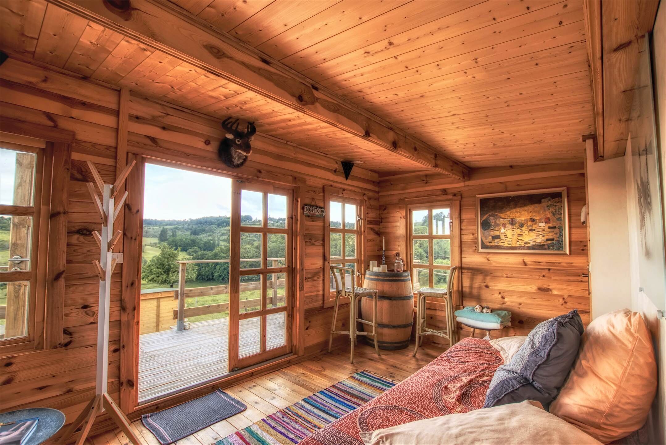 المنشأة من الداخل