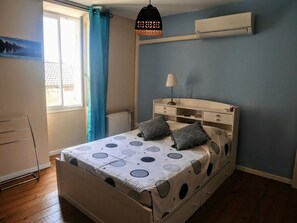 1 chambre, fer et planche à repasser, Wi-Fi gratuit