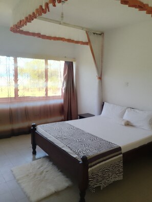 2 Schlafzimmer, Schreibtisch, Bügeleisen/Bügelbrett, kostenloses WLAN