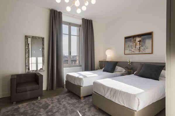 3 chambres, bureau, Wi-Fi gratuit, draps fournis