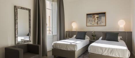 3 chambres, bureau, Wi-Fi gratuit, draps fournis