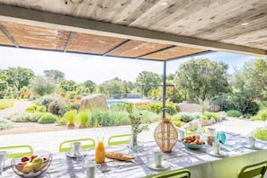 Outdoor dining - Villa 19 - Heated pool - Walking distance to the beach (Zonza)