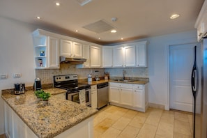 Micro-ondes, lave-vaisselle