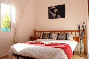 6 Schlafzimmer, Bügeleisen/Bügelbrett, kostenloses WLAN, Bettwäsche