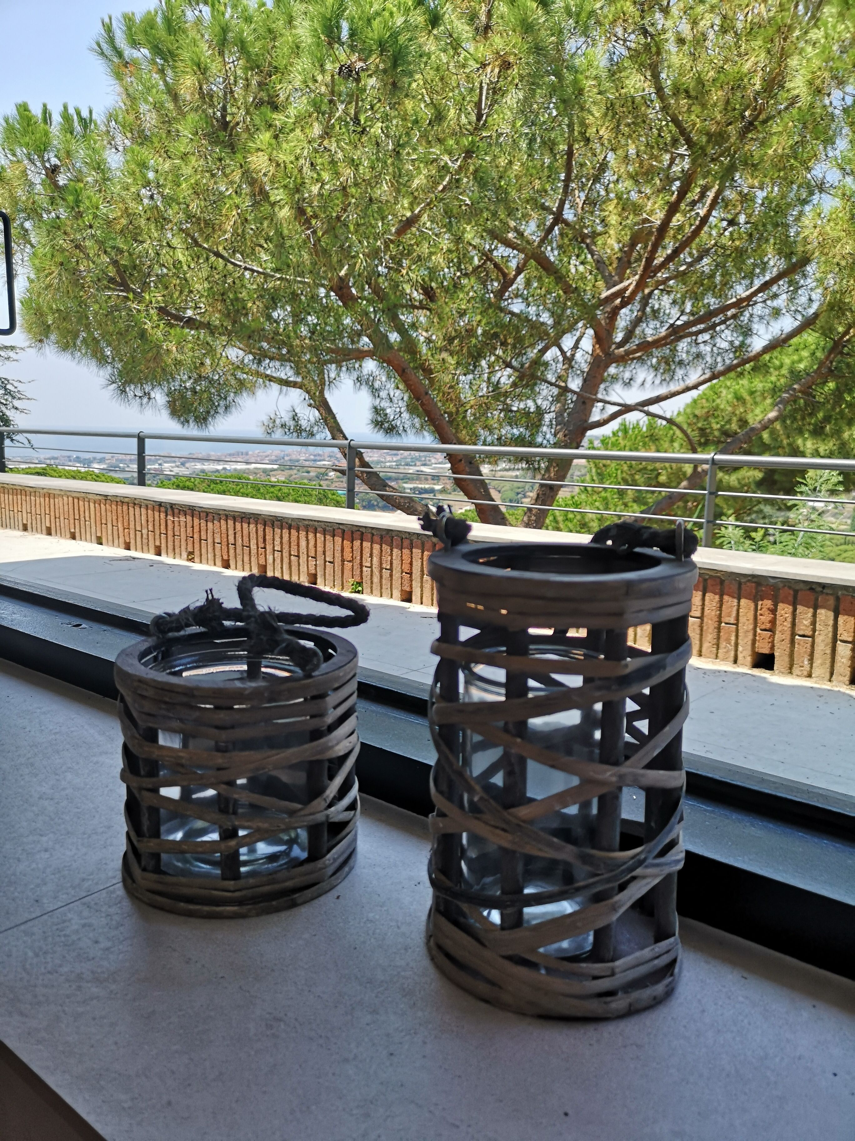 المنطقة المحيطة بالمنشأة