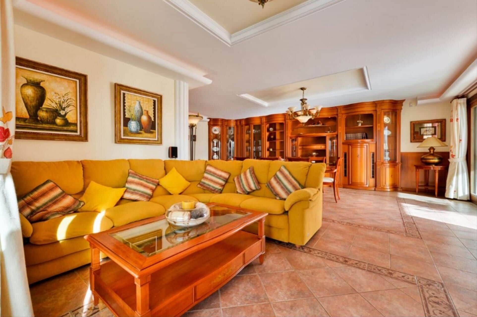 Fernseher, DVD-Player, Stereoanlage