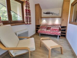 TV - Bright 2-Rooms on Slopes, Near Shops, South Balcony (Méribel)