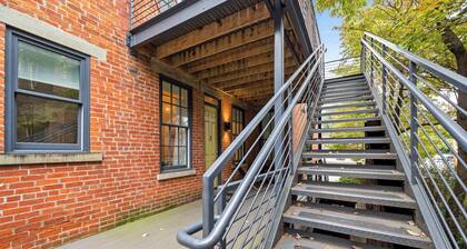 Free Downtown Parking, Walk to Stadiums/Shopping