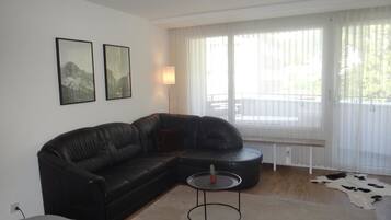 Télévision, baby-foot