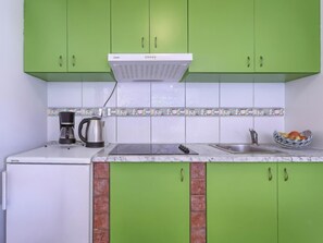 Kühlschrank, Kochgeschirr/Geschirr/Besteck