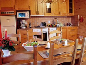 Jääkaappi, mikroaaltouuni, astianpesukone