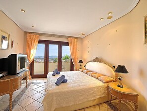 5 bedrooms, iron/ironing board, free internet - St Anthony by Interhome (Jávea)
