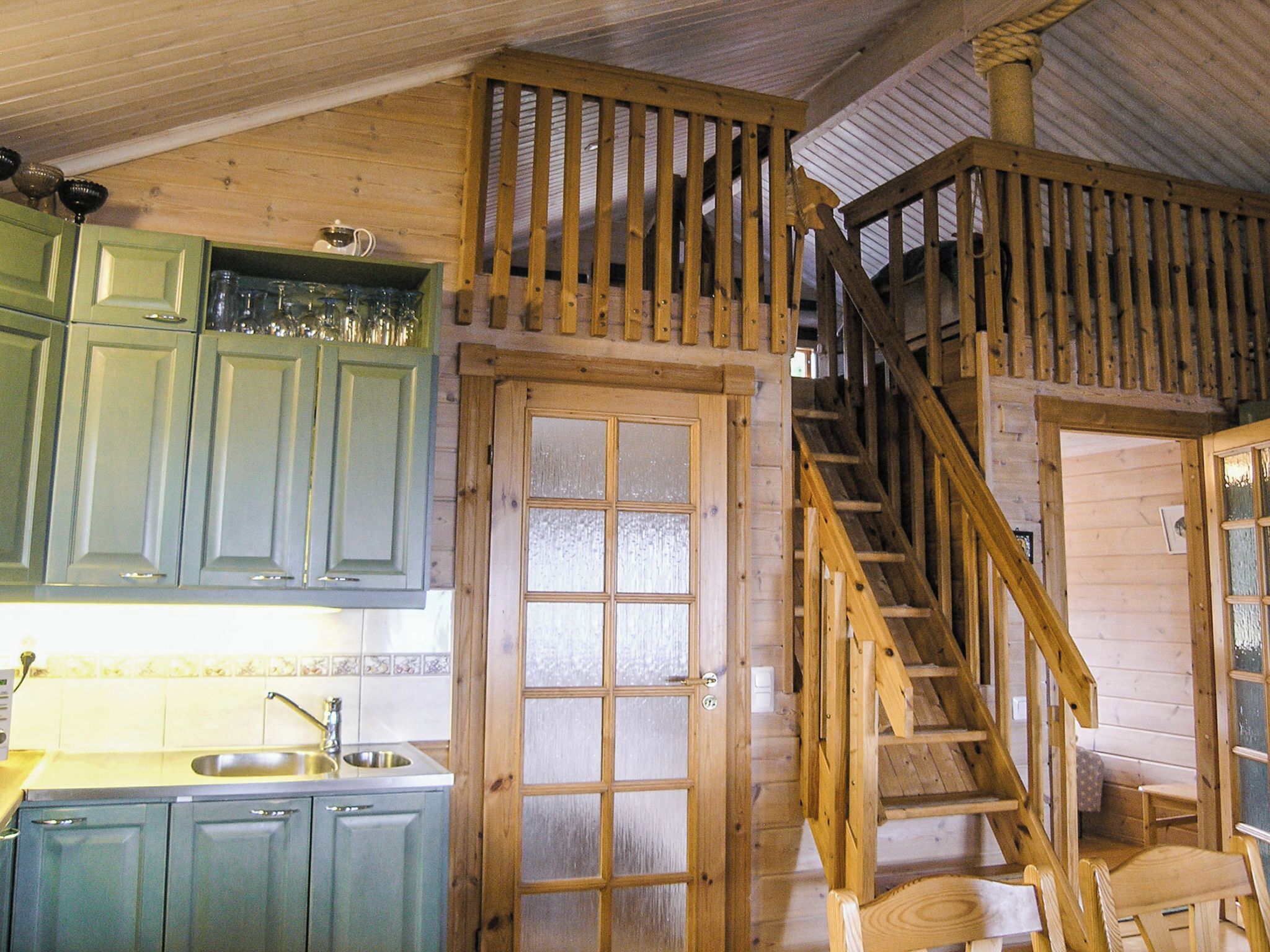 Fridge, microwave, dishwasher, cookware/dishes/utensils