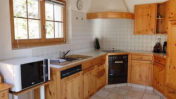 Réfrigérateur, micro-ondes, four, lave-vaisselle