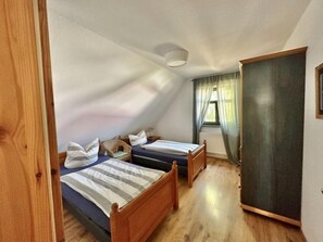 3 bedrooms, Internet