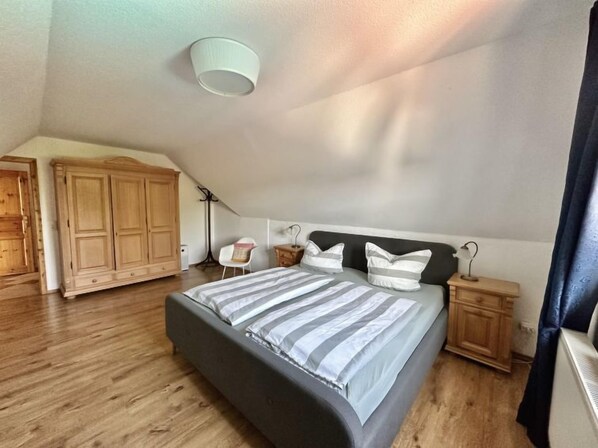 3 bedrooms, Internet