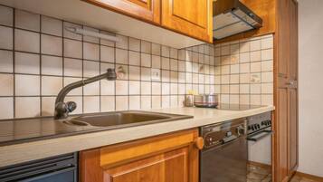 Réfrigérateur, lave-vaisselle