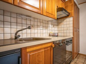 Fridge, dishwasher, cookware/dishes/utensils - Le Tzanton by Interhome (Ovronnaz)