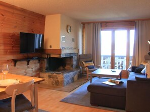 TV, fireplace, DVD player - Ambassadeur 15 by Interhome (Villars)