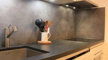 Réfrigérateur, micro-ondes, four, lave-vaisselle