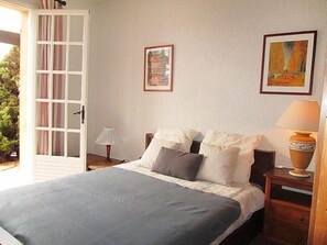 4 habitaciones, tabla de planchar con plancha y wifi 