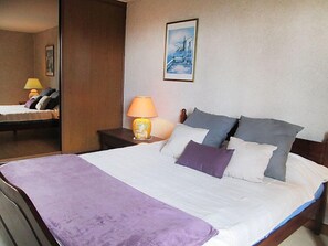4 bedrooms, iron/ironing board, WiFi - Fromental by Interhome (Bagnac)