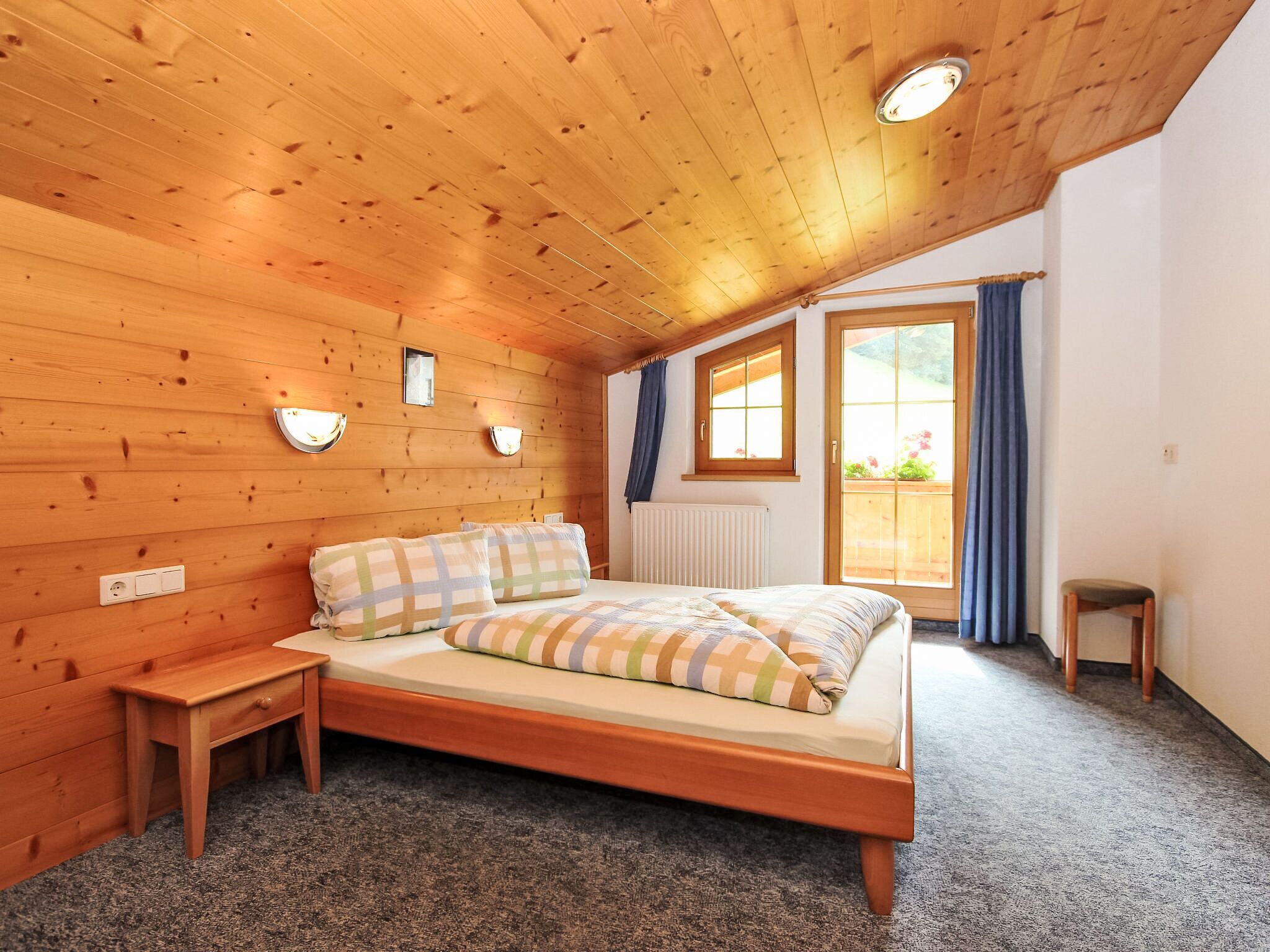 2 Schlafzimmer, Schreibtisch, Internetzugang