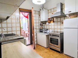 Refrigerador, microondas, lavavajillas, tostadora