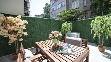 Duplex Apartment with Garden | Terrace/patio