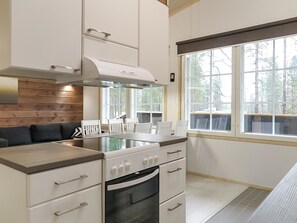 Fridge, microwave, dishwasher, cookware/dishes/utensils