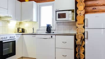 Fridge, microwave, dishwasher, cookware/dishes/utensils