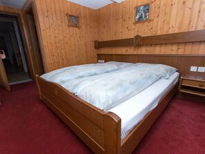 3 bedrooms, Internet