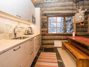 Réfrigérateur, micro-ondes, lave-vaisselle, grille-pain