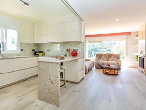 Kühlschrank, Mikrowelle, Ofen, Geschirrspüler