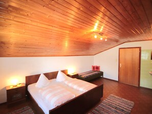 2 bedrooms, free Internet