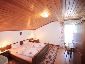 2 chambres, accès à Internet (gratuit)