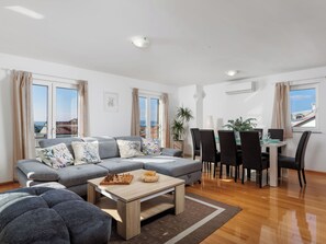 Televisio, pöytäjalkapallopöytä