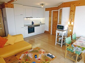 TV, DVD player