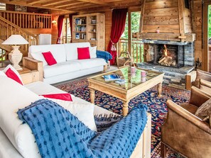 TV, fireplace, DVD player