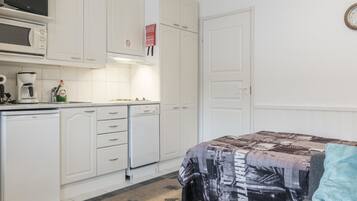 Fridge, microwave, dishwasher, toaster