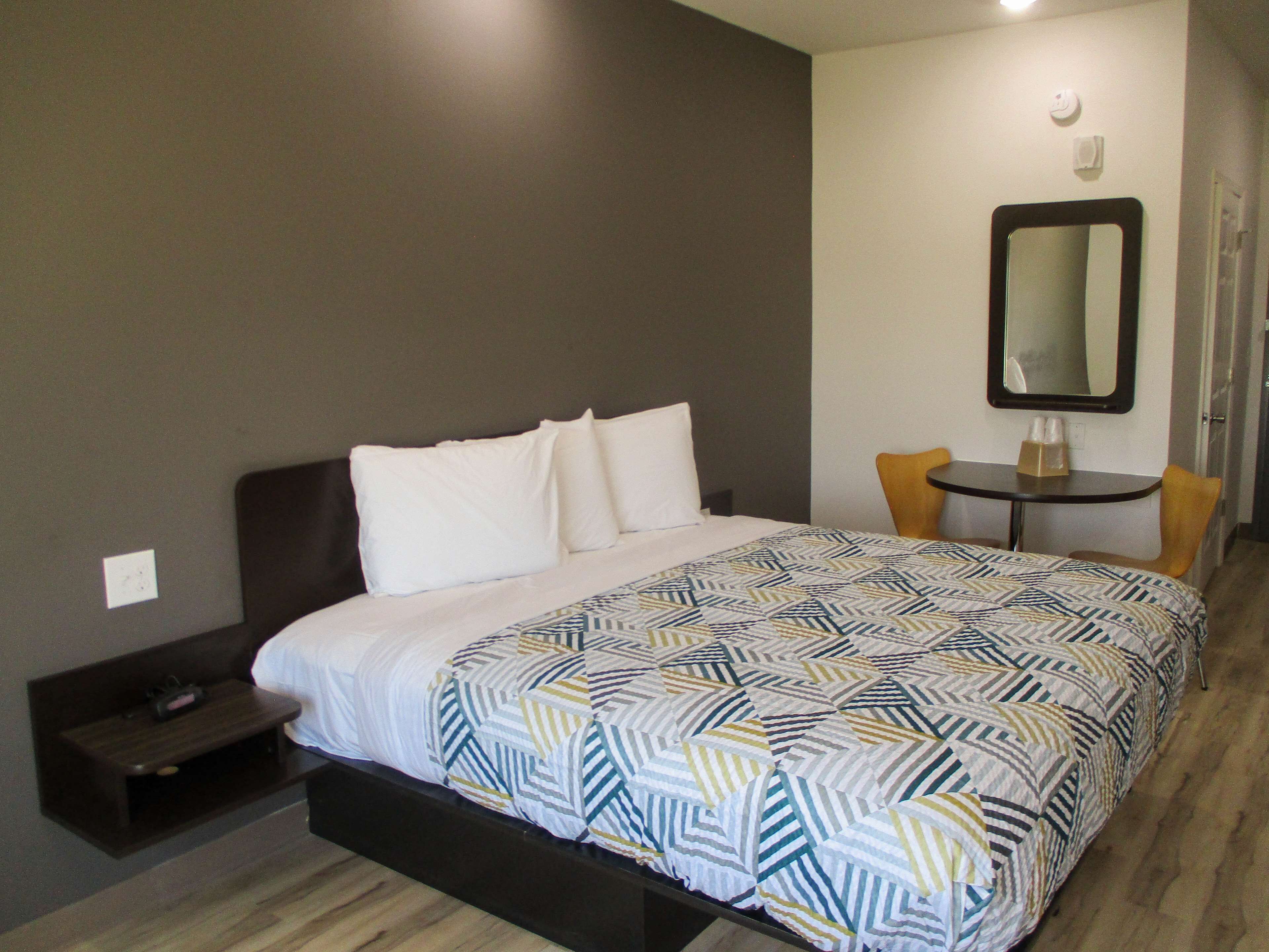 Pimennysverhot, äänieristys, silitysrauta/-lauta, ilmainen Wi-Fi