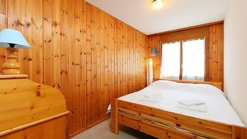 2 chambres, fer et planche à repasser, Internet gratuit