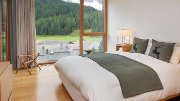 4 Schlafzimmer, Schreibtisch, Internetzugang