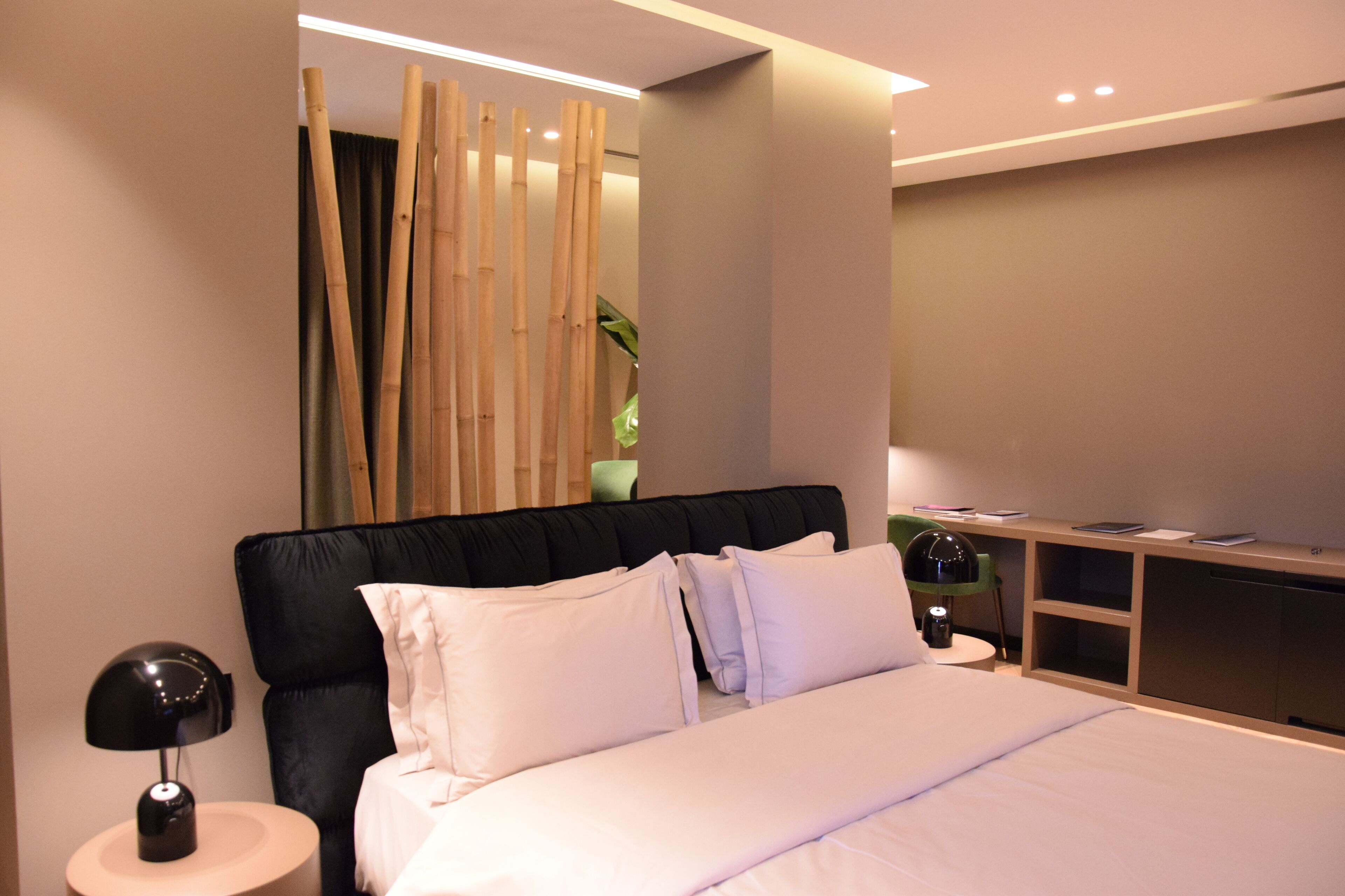 高級雙人房 |  高級寢具、迷你吧、客房內保險箱、書桌