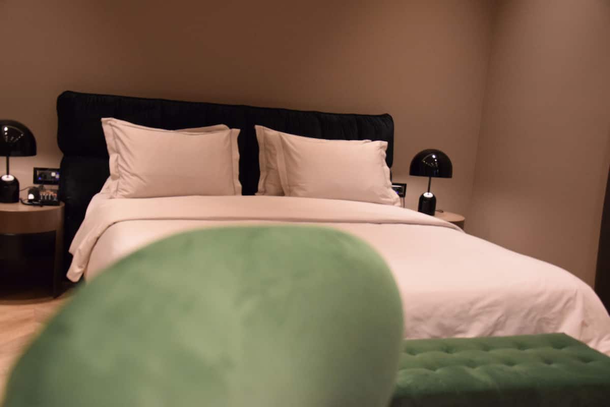 Ropa de cama de alta calidad y minibar